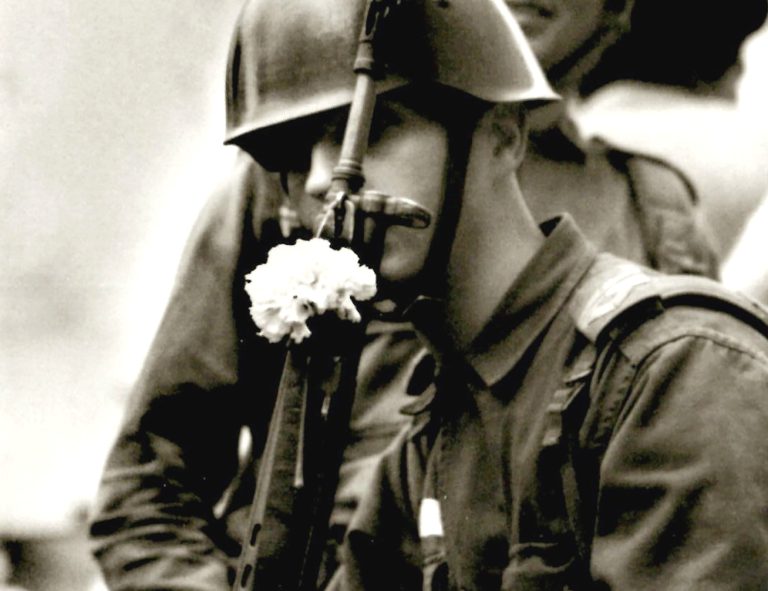 EDUARDO GAGEIRO | 25 abril. 25 imagens. 50 anos
